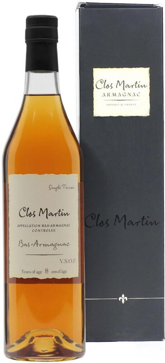 Armagnac vsop 0.7 цена. Арманьяк Кло Мартен 8 лет. Clos Martin Armagnac в подарочной упаковке. Арманьяк Кло Мартен АОС бас-Арманьяк VSOP 8 лет 0.7 в п/у 40% (6).