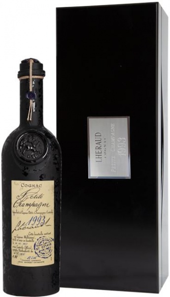 Коньяк Lheraud Cognac 1993 Petite Champagne 0.7 wood gift pack – Леро Коньяк 1993 Птит Шампань 0.7