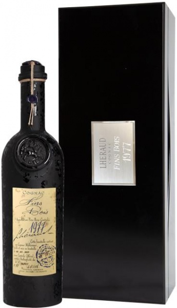Коньяк Lheraud Cognac 1977 Fins Bois 0.7 wood gift pack – Леро Коньяк 1977 Фэн Буа 0.7