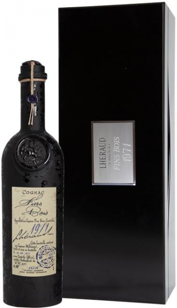 Коньяк Lheraud Cognac 1971 Fins Bois 0.7 wood gift pack – Леро Коньяк 1971 Фэн Буа 0.7