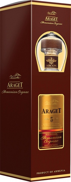 Коньяк ”Araget” 5 Years Old, gift box with 1 glass – Коньяк Арагет 5 лет в П/У с бокалом